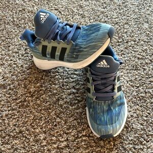 Girls big kid 3.5 tennis shoes